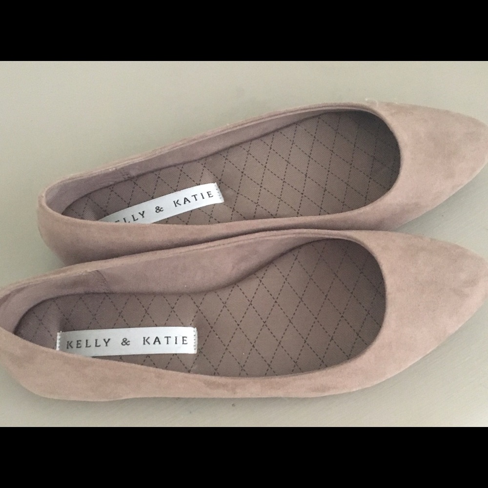 Kelly & Katy beige suede flats